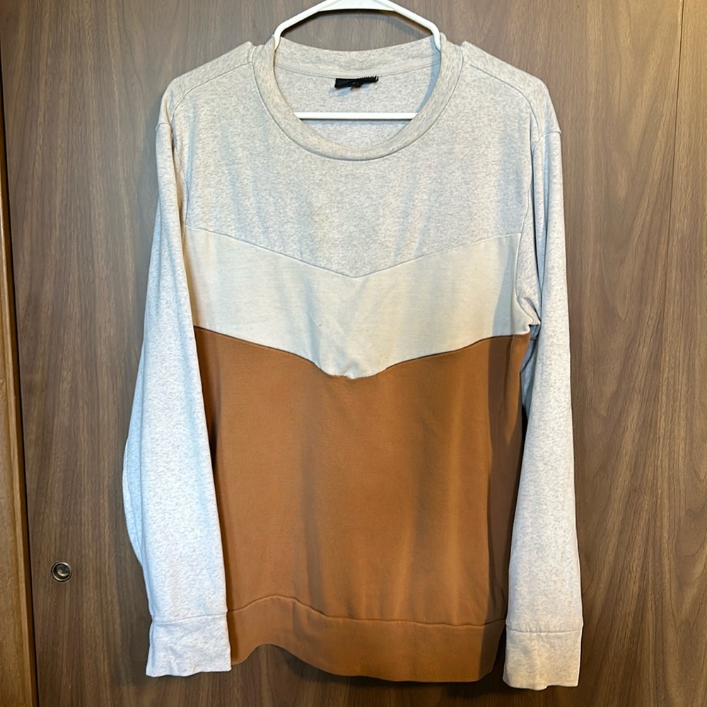 Nursing Queen nursing/ pumping sweater. Size S. GUC.